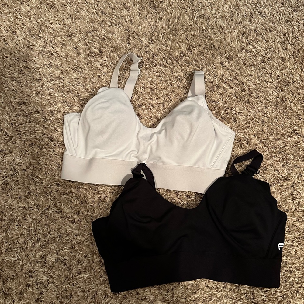 Fabletics sports nursing bras